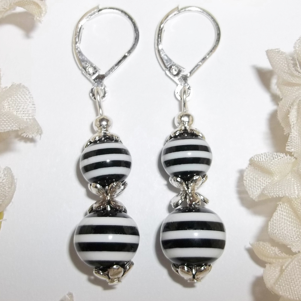 Black and White Earrings, Black and White Striped Earrings, Retro Earrings A633